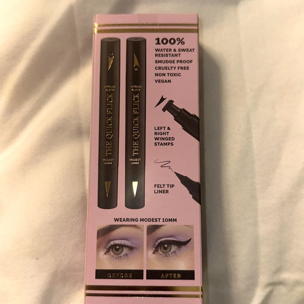 The Quick Flick - Wings Eyeliner Stamp, Felt-Tip Liquid Eyeliner, 2 Pens